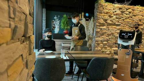 機器人世代來臨 解決餐飲業缺工問題 - 台北郵報 | The Taipei Post