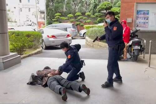 農會防搶演練 逼真場景嚇到人 - 台北郵報 | The Taipei Post 農會防搶演練-逼真場景嚇到人