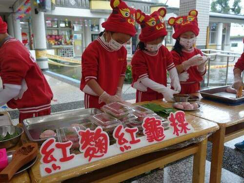 喜氣滿滿辦年貨-羅東鎮立幼兒園年味濃