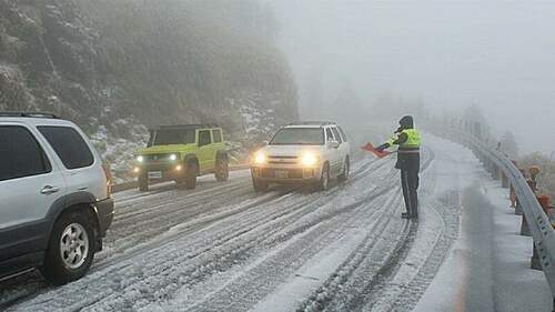 因應合歡山雪季-警方籲配合交通管制疏導
