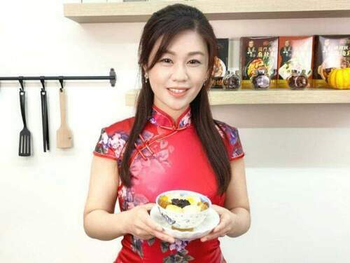 合體寶師傅秀年菜 市場女兒洪婉臻學做茶碗蒸 - 台北郵報 | The Taipei Post