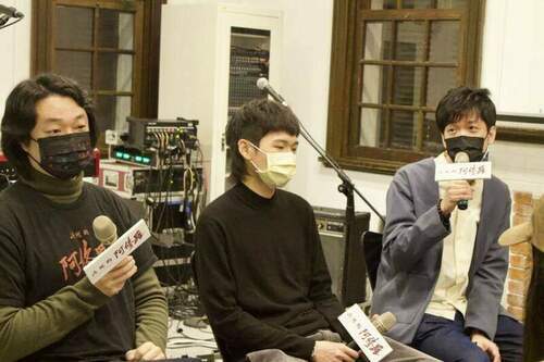 有影/黃聖球與守夜人合奏演出《該死的阿修羅》主題曲-2個爸爸到場力挺讓他超緊張