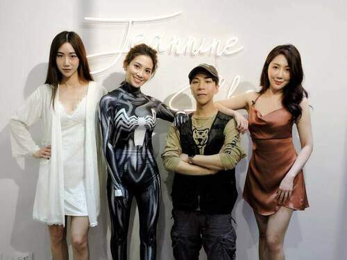 情趣女王珍琳直播艷舞薄紗-透露觀眾邊看邊用飛機杯