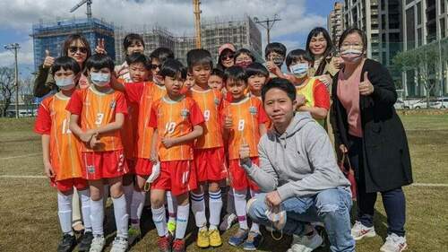 足球國小世界盃桃園分組開踢　青埔國小成軍首次上場追夢
