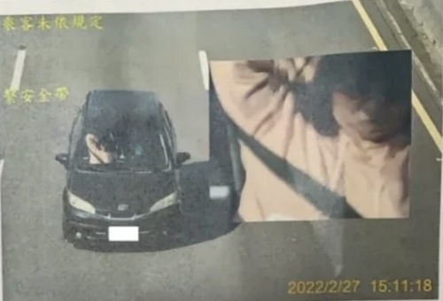 坐副駕「繫安全帶」仍被開單！-她看照片崩潰⋯全因一個動作