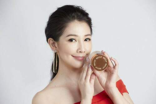 45歲辣媽林書煒同框20歲女兒-網友驚呼：根本姐妹