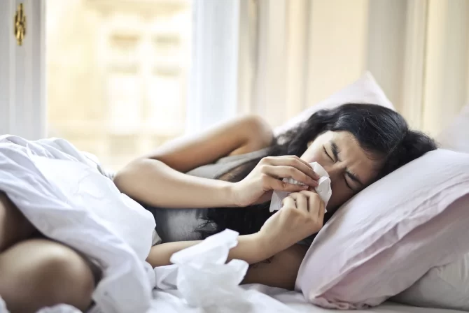 omicron和感冒症狀怎麼分？醫曝「咳嗽」是關鍵