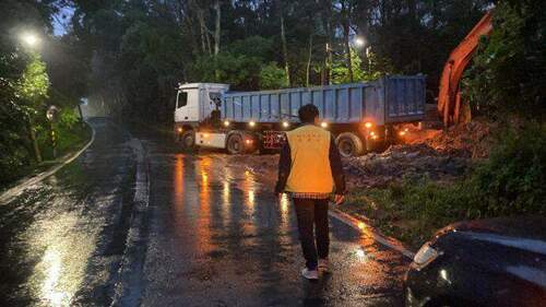 夜間趁大雨跑山區倒廢土 新北強力取締查扣機具 - 早安台灣新聞 | Morning Taiwan News