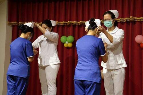 大葉大學護理系舉辦加冠典禮　鼓勵學生實踐南丁格爾的護理精神 - 台北郵報 | The Taipei Post