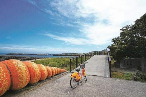 響應世界自行車日 踩動踏板暢遊蔚藍北海岸 限量紀念杯墊帶回家 - 台北郵報 | The Taipei Post