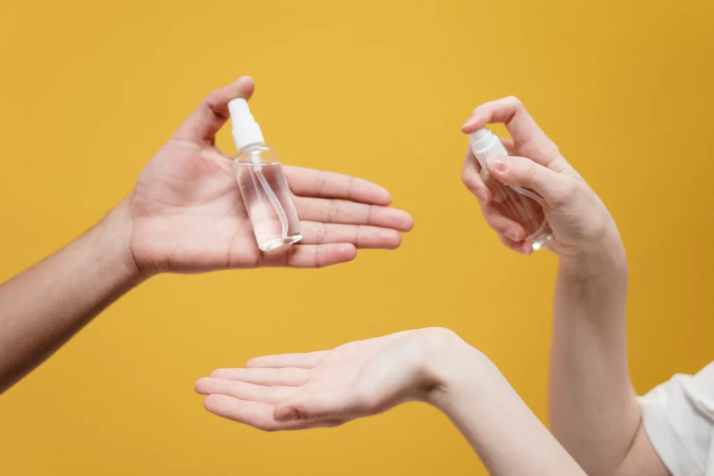 防疫酒精不是越多越好！毒理專家：使用錯誤最慘「肺部纖維化」