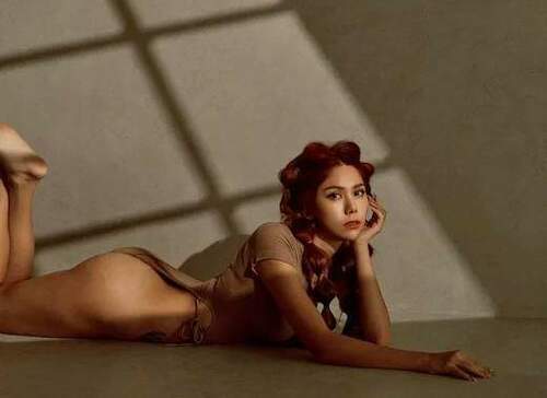 蕾拉解放巨乳！-澎湖放閃當眾激吻dj尪