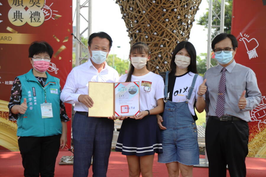 嘉義縣縣長獎頒獎典禮-翁章梁表揚247位優秀畢業生