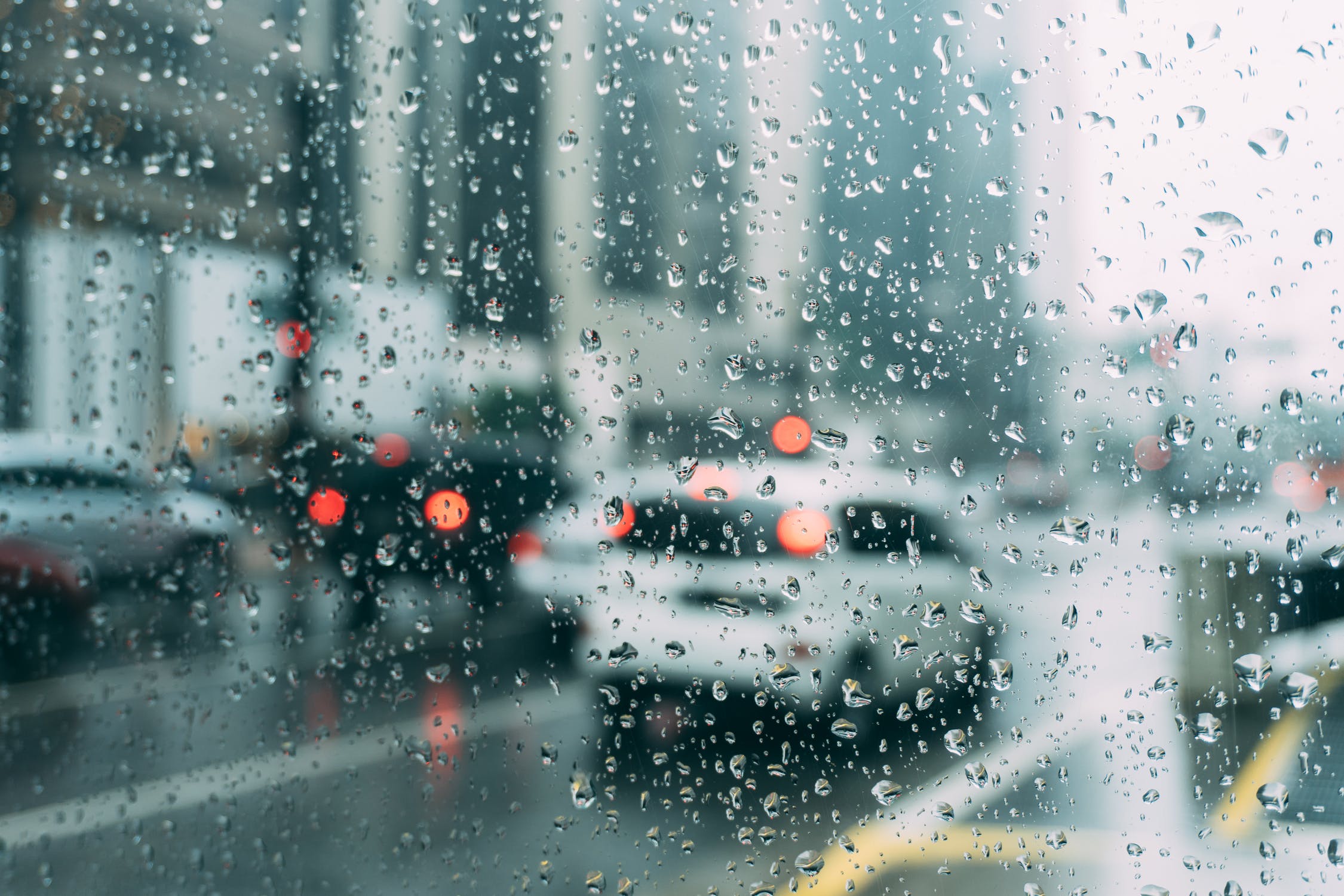 下班注意！全台8縣市發布大雨特報　留意劇烈降雨