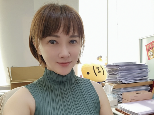 女主播遭控霸凌同事　廁所意外揭發「假面閨蜜」搞鬼
