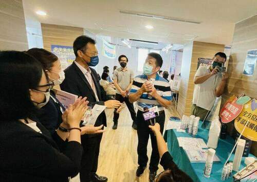 「銨博士」噴劑引人注目 加入新冠病毒防疫行列 - 台北郵報 | The Taipei Post