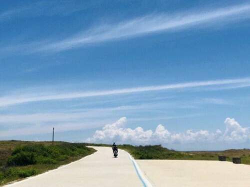 秋老虎發威高溫飆破36度！下週東北季風增強「降溫降雨」　變天時間曝光