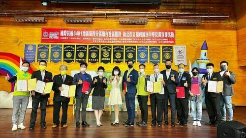 反毒列車進校園　永和扶輪社與蘋果劇團帶領學生向毒品說不