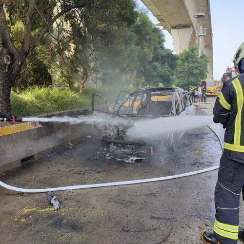 【有片】國道一號車子突起火 駕駛緊急逃生燒車剩車架 - 早安台灣新聞 | Morning Taiwan News