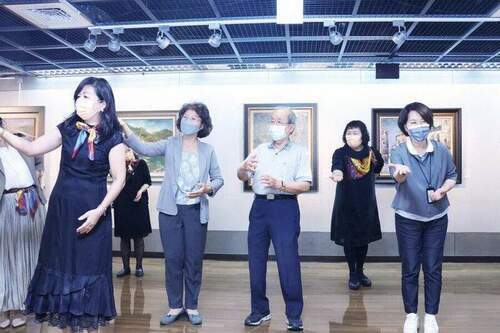 「藝情下的獨白」　嘉市紅毛埤女畫會員聯展開幕