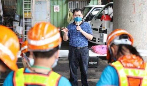 新北市環保小局長出動 挑戰擔任 一日清潔隊長 - 台北郵報 | The Taipei Post