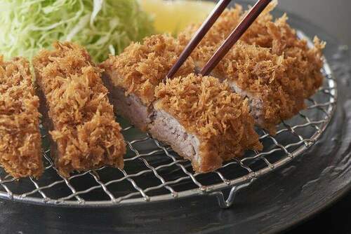 邁泉豬排正宗職人技法 強調筷子就可以夾斷的軟嫩豬排 - 台北郵報 | The Taipei Post