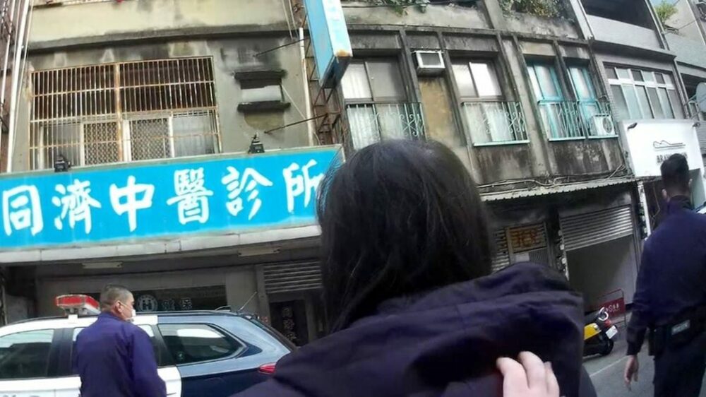 【有片】攔酒駕意外逮女通緝犯 老公無奈喊：都安份過日子啊 - 台北郵報 | The Taipei Post