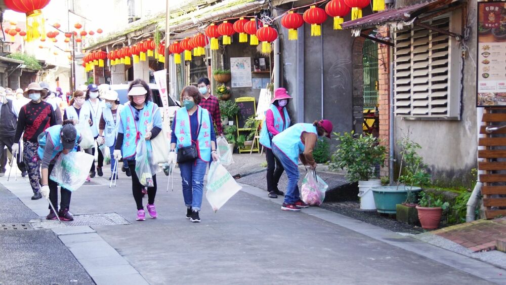 乾淨迎新年 頭城鎮公所動員200人市區清掃宣導 - 台北郵報 | The Taipei Post