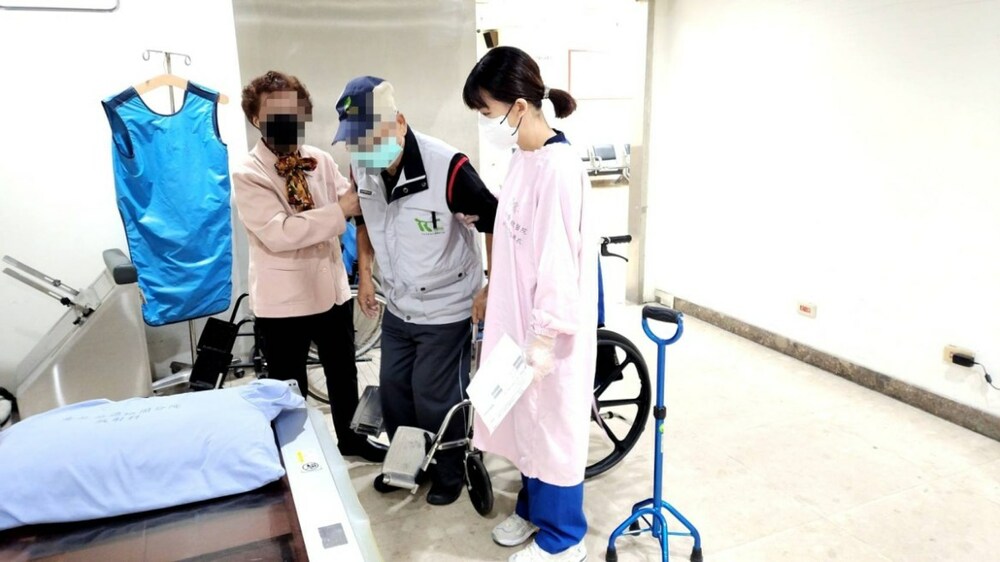北榮桃園分院放射師不畏疫情衝擊 提供優質高齡照護服務 - 台北郵報 | The Taipei Post