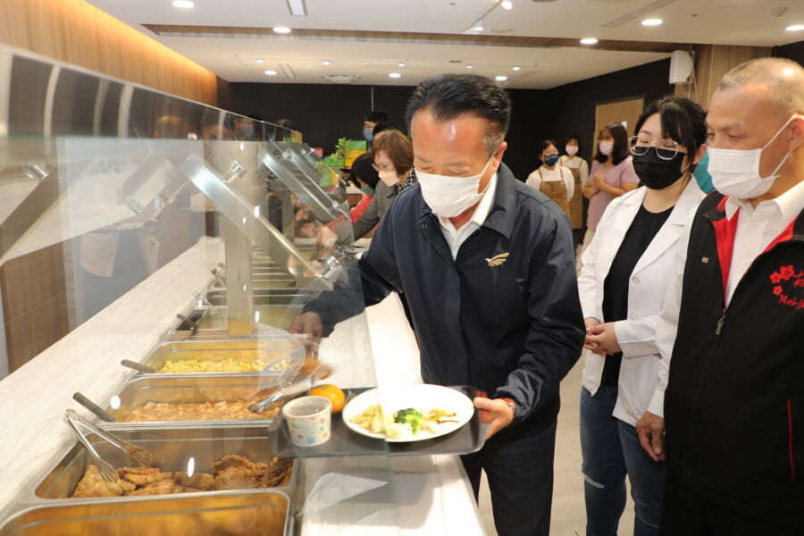 嘉義縣府員工餐廳新開幕推出60元便當