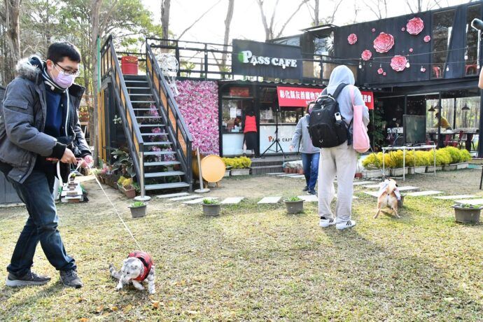 彰縣府推行「友善寵物空間標章」 22日成立第一家認證店家 - 台北郵報 | The Taipei Post