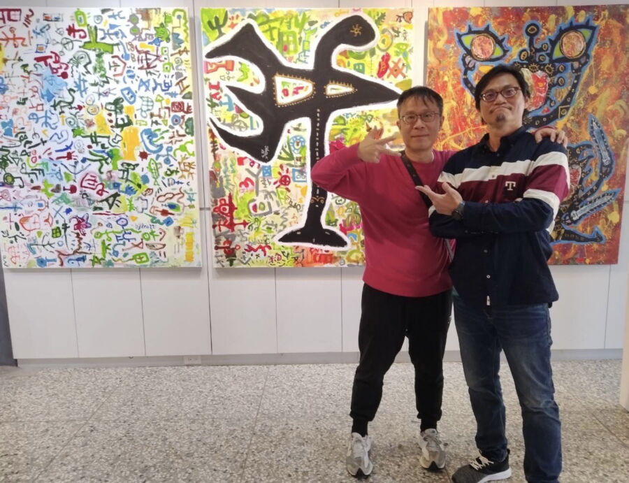 斜槓畫家牙醫師九鬼新解甲骨文　與建中38社團法人辦愛心義賣