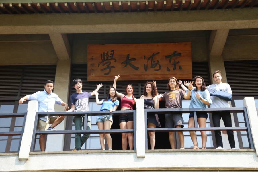 東海鳴槍鼓勵大學生使用chatgpt　攜手微軟鼎新支持新生代使用ai設計ai