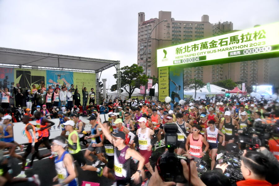 亞洲首場綠色金標賽事萬人響應　萬金石全馬女子組破大會紀錄