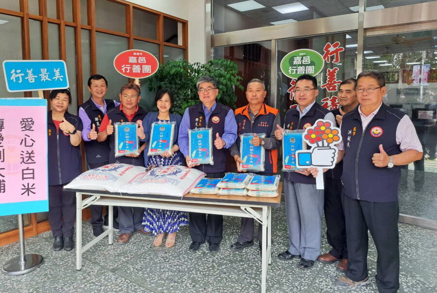 愛心白米贈偏鄉學子　嘉市嘉邑行善團傳愛到大埔