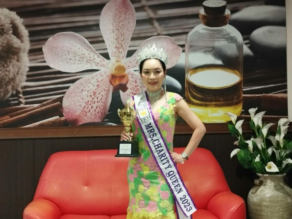 南秀圓披 TAIWAN ROC 勇奪國際旅遊夫人三大獎