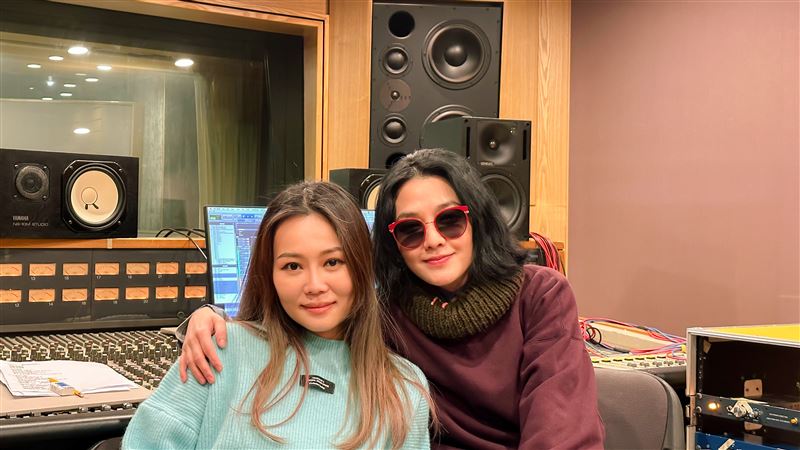 林沛蕎日前發行首張客語專輯『Chill 幻』 新歌與偶像范曉萱合作 並將於4/26舉辦新歌演唱會