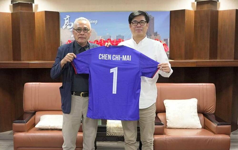 2023國際男子足球邀請賽在高雄-足球理事長王麟祥、陳其邁市長攜手挺台灣足球
