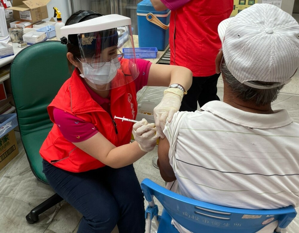 COVID-19確診病例上升33% 　衛生局呼籲民眾仍應接種疫苗 - 台北郵報 | The Taipei Post