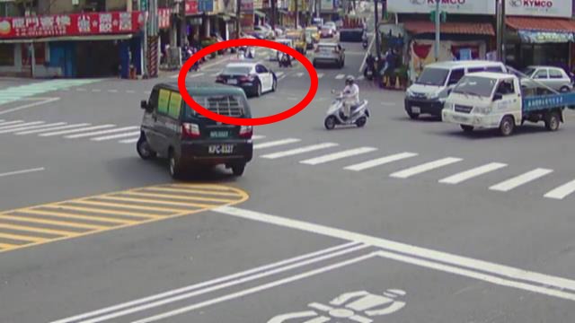 【有片】警車爆逆向行駛 楊梅警解釋原因