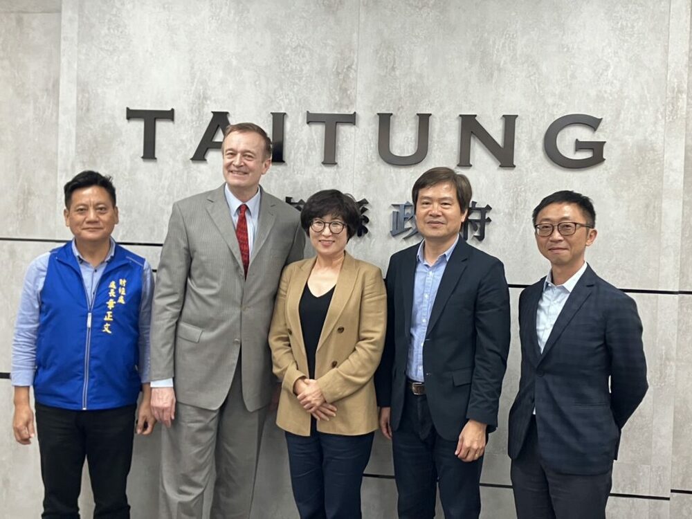 奧地利商務代表歐賀曼訪臺東 交流有機農業等相關政策