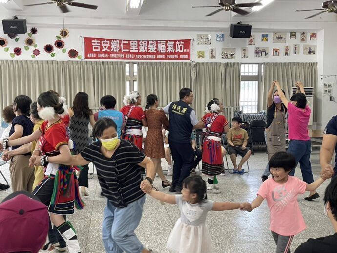 愛在濃情五月天 新住民與社區居民歡慶母親節 - 台北郵報 | The Taipei Post
