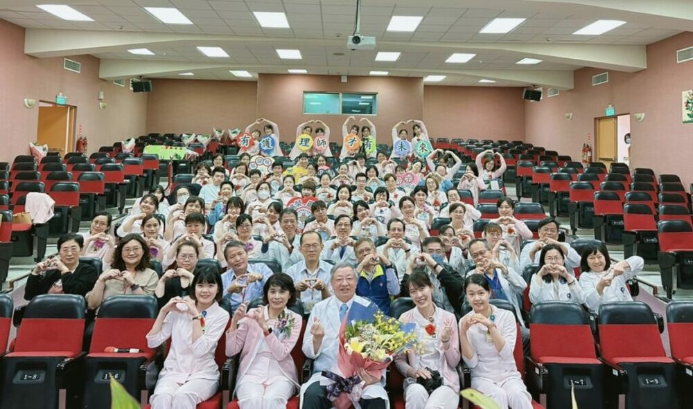 慶祝國際護師節 北榮桃分院發加菜金