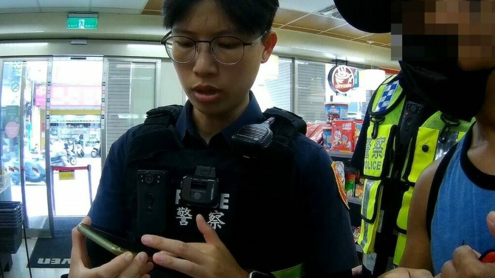 菲籍男遇詐騙！ 連買2次點數引注意警及時勸阻