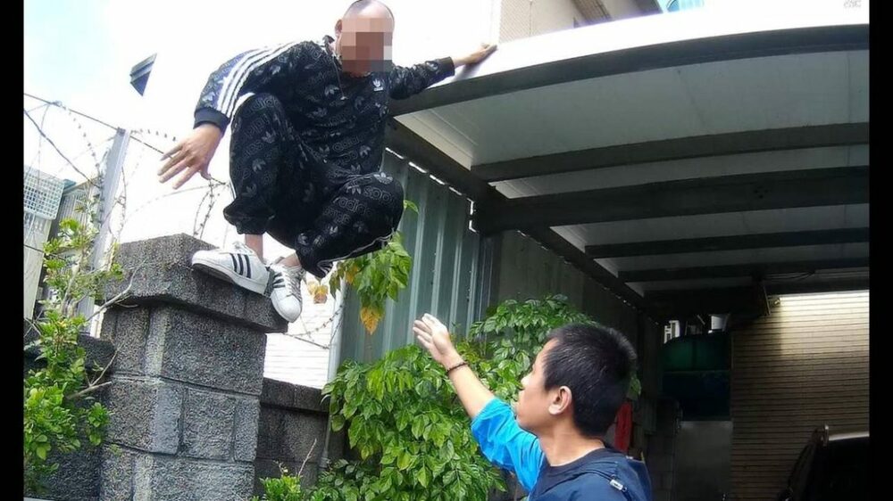 警察來了快跑！男子以為遭通緝助攻隊友遭逮 - 台北郵報 | The Taipei Post