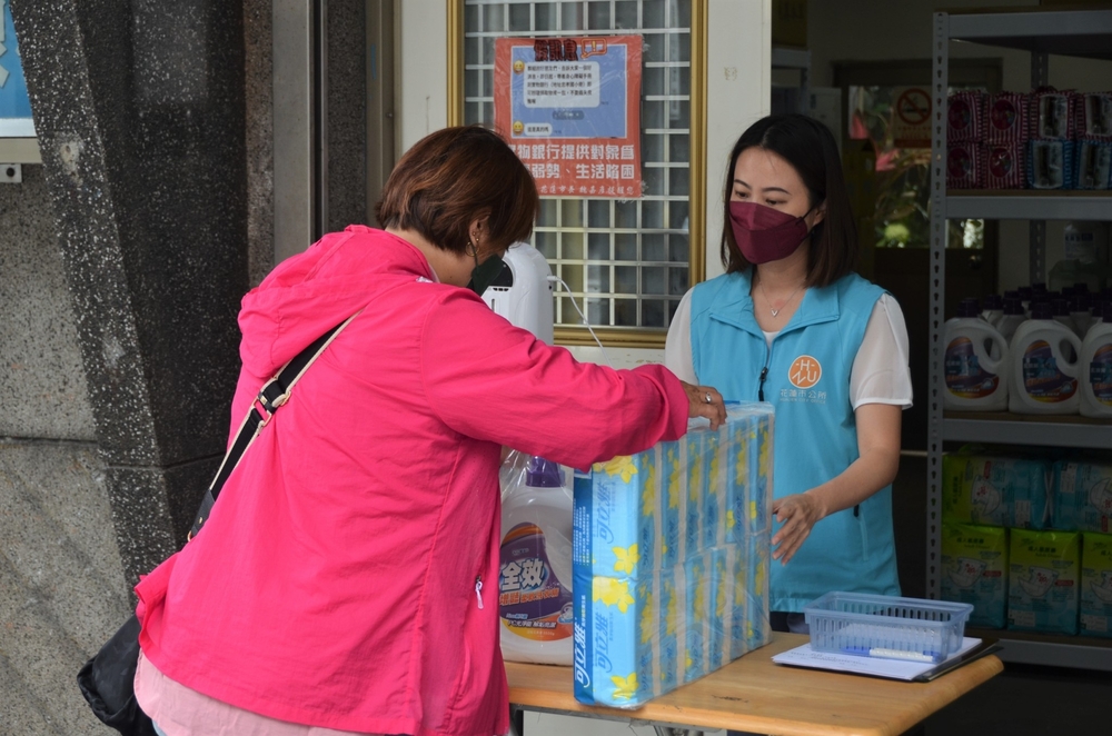 愛花蓮基金會贈千顆愛心粽 供實物銀行弱勢民眾申領 - 早安台灣新聞 | Morning Taiwan News