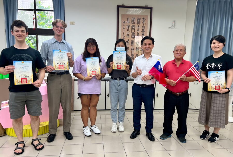 孩子是最大贏家！育林國小暑假英語營結合台灣大學優華語計畫