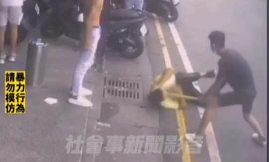 【有片】男疑性騷撞球館女店員 3人持安全帽、球棒圍毆被法辦
