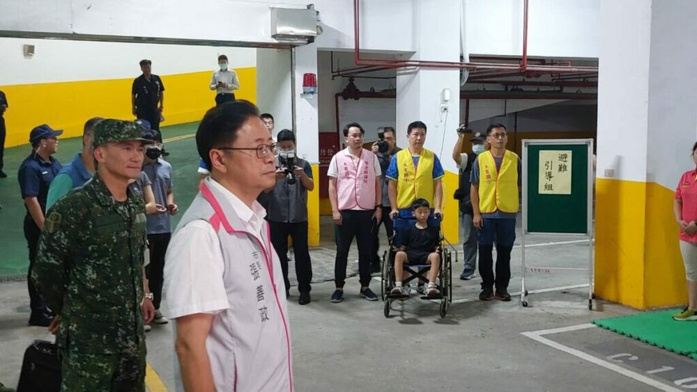 桃警執行萬安46號演習 車停、人就近疏散模擬演練