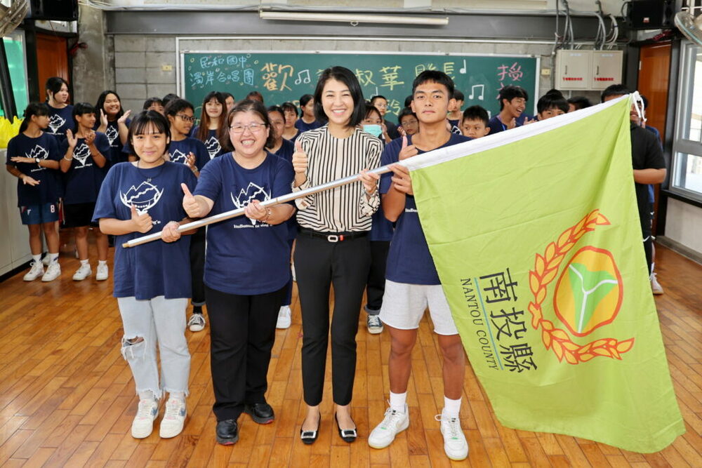 民和國中合唱團將啟程世界合唱節大賽 許淑華授旗祝凱旋